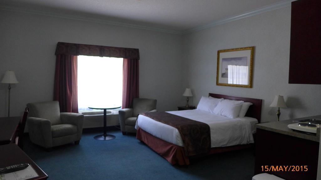 The Bridgeport Inn Fort Mcmurray Phòng bức ảnh