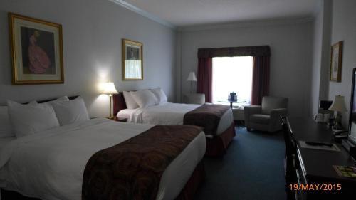 The Bridgeport Inn Fort Mcmurray Ngoại thất bức ảnh
